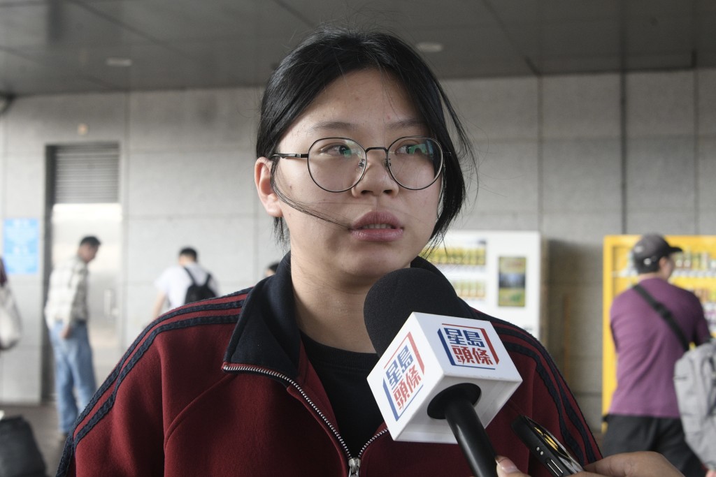 李小姐來港旅遊及探親。 李小姐來港旅遊及探親。