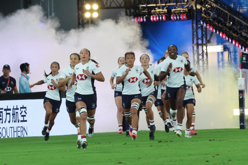 香港女子队周四在小组赛１胜２负，以一分差距不及四川队而无缘四强。 徐嘉华摄