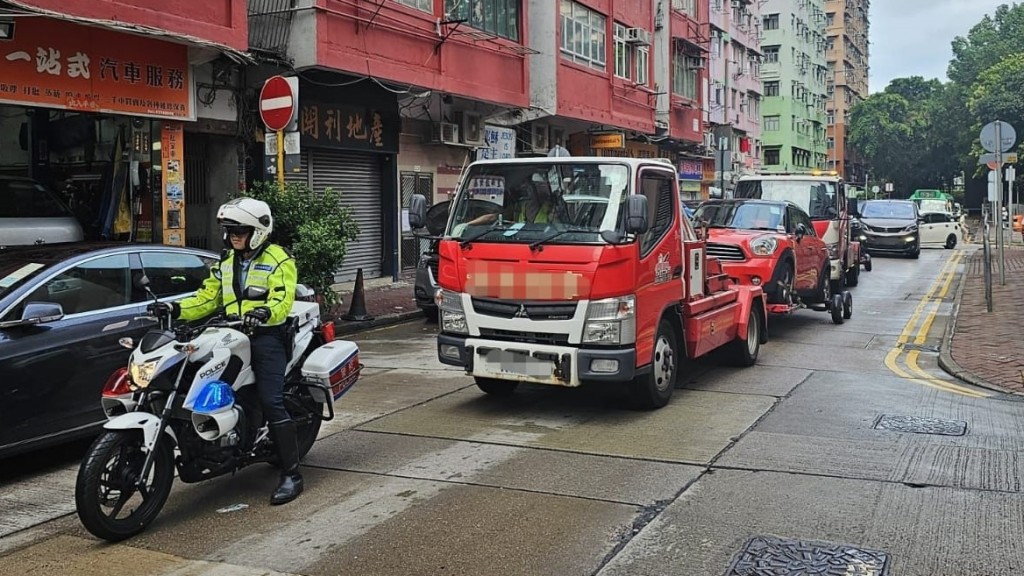 警旺角巡交通黑點 即時拖走多部違泊車輛