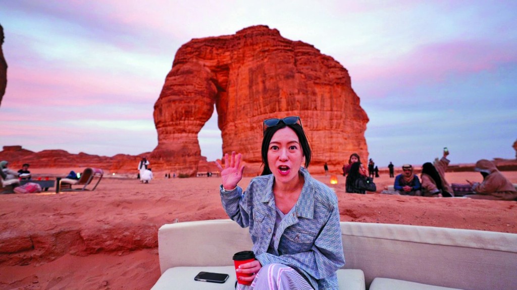 梁芷珮憑主持《潮什麼》系列旅遊節目，深受觀眾喜愛。