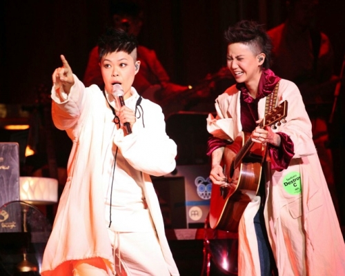 AT17分開七年合體開騷。