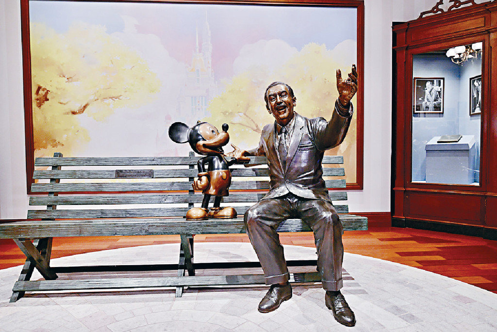 ■華特．迪士尼與米奇老鼠銅像 「創夢家」將於10月在香港迪士尼樂園揭幕。