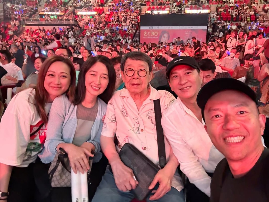 夏韶聲早前開演唱會，關詠荷與張家輝罕合體現身支持。