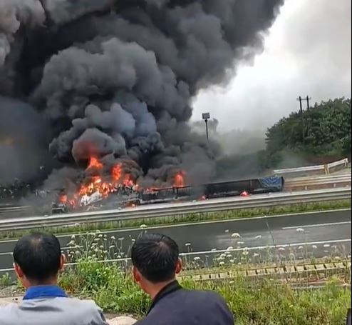 龙游县交通事故现场。