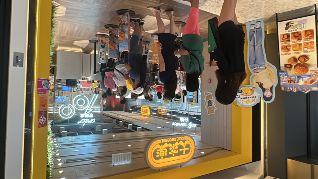 大家乐亦出现排队人龙。(刘汉权摄) 大家乐亦出现排队人龙。(刘汉权摄)