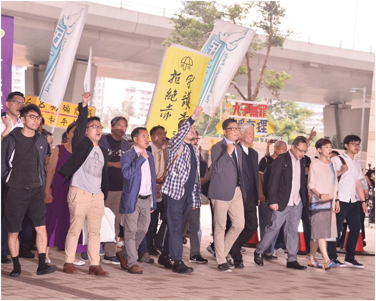 9名被告完成求情。