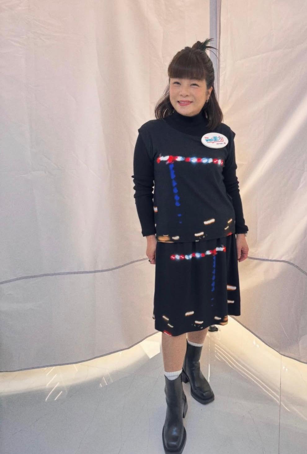 小仪担任司仪。