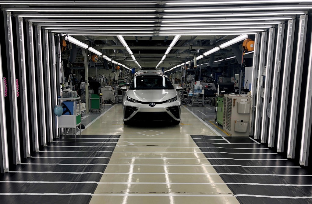 一辆丰田Mirai在厂内等待最终检查。 路透社