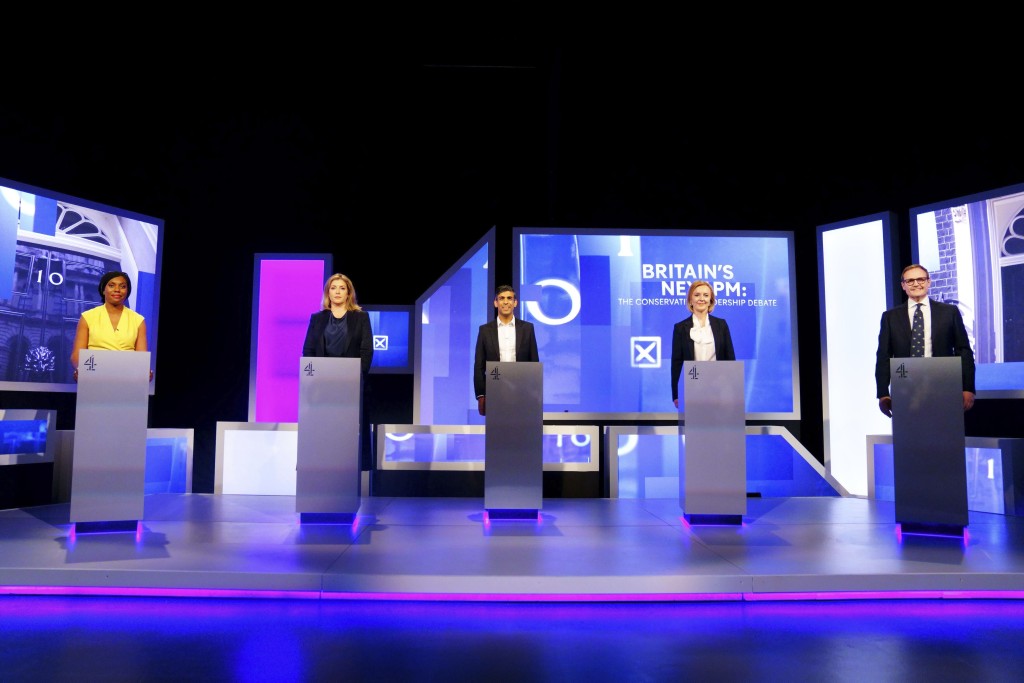 5名候選人周五進行首場電視辯論。AP