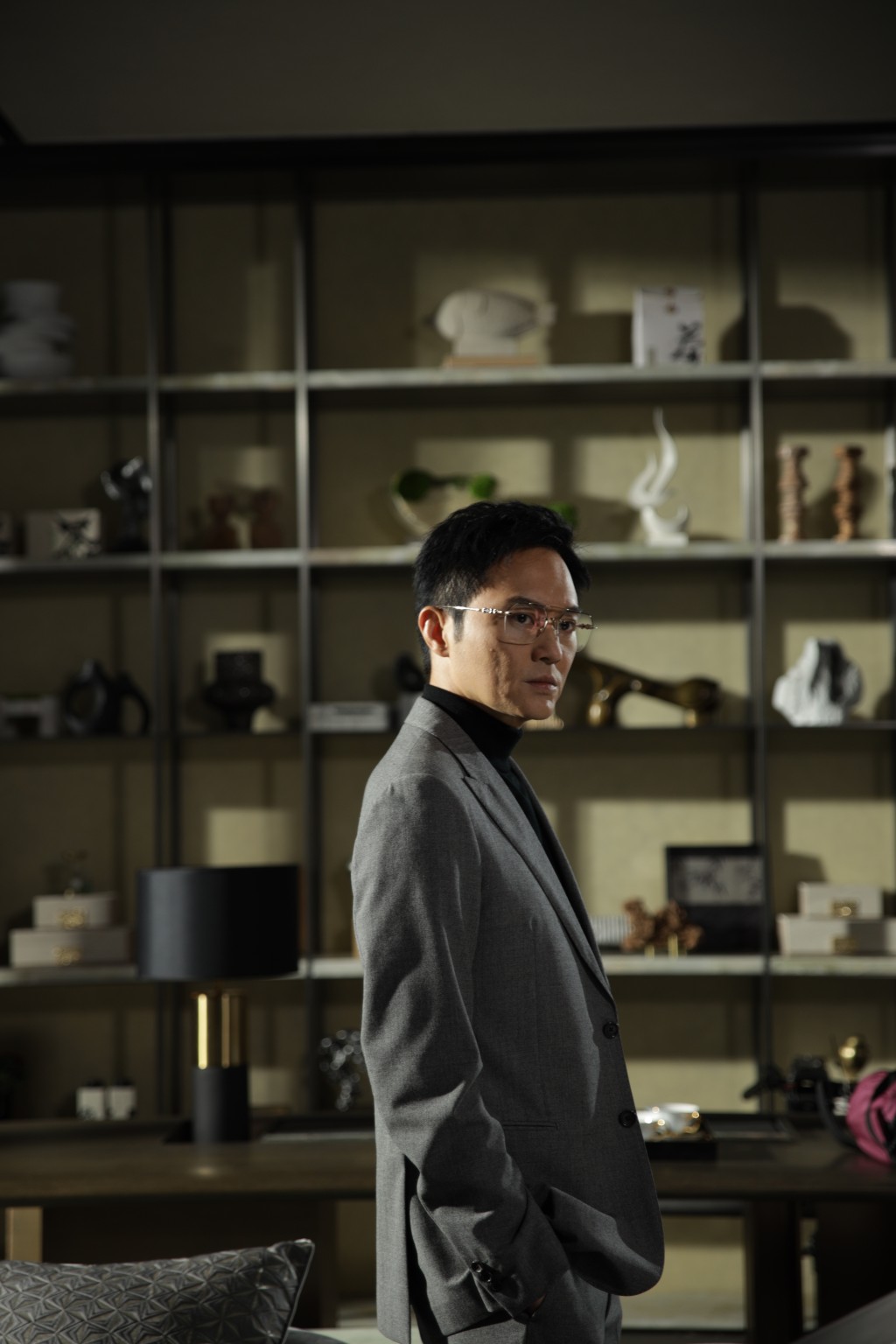 徹底心寒的孝賢憤然帶同妻子搬出官家大宅，並辭去尚利鋒聯席總裁職務，高調成立「夢幻之城發展基金」正式向老竇宣戰。