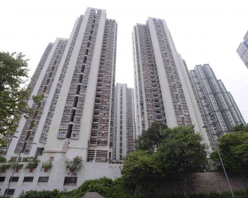 屯門大興花園中層戶每呎1.1萬沽。