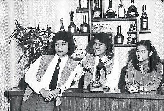 毛舜筠70年代跟張國榮港台電視劇《獅子山下：路》，因而結緣成為情侶。