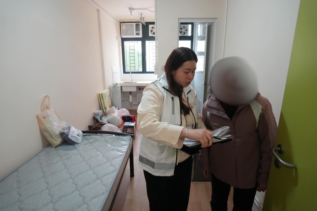 社署已啟動「一戶一社工」跟進支援服務。勞福局FB