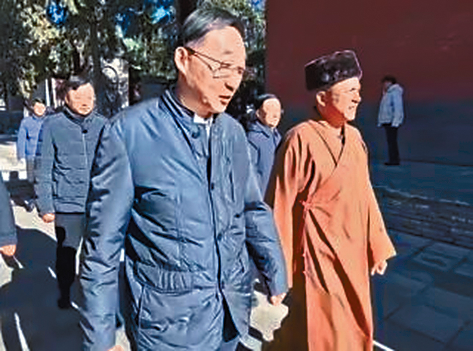 河南書記劉寧（左）會晤少林住持印樂法師（右）。