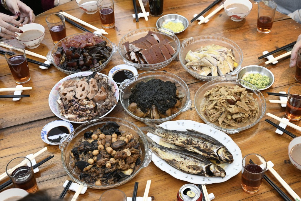 八餸一湯相當豐富。 八餸一湯相當豐富。