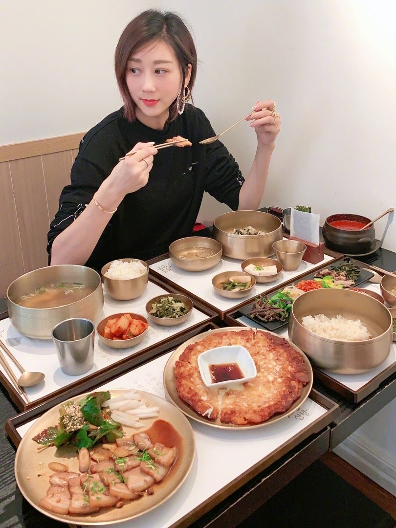 蔣麗莎日前再因自爆留食剩的飯餸畀保姆被批評。
