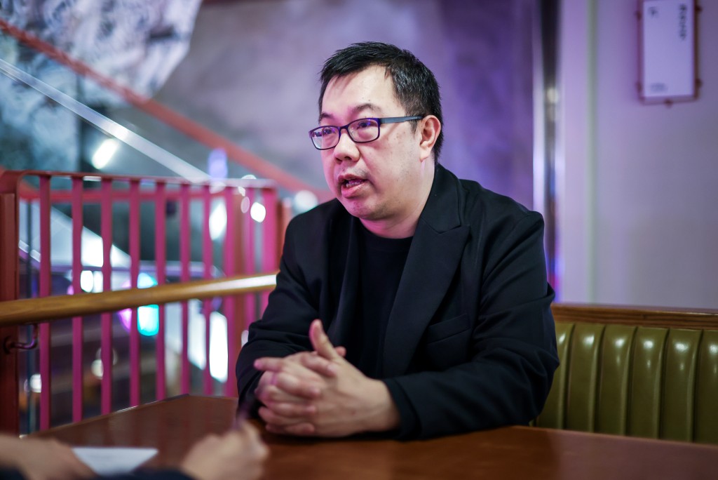李聲揚表示，自己持有長建超過10年，目前仍每月定期買入。
