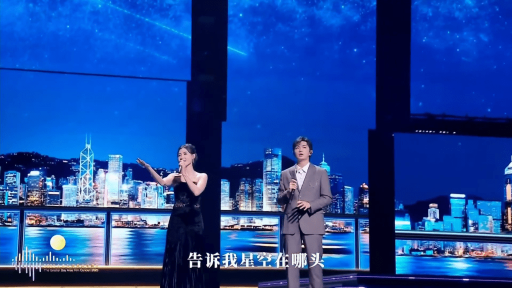 张栢芝演唱《星语心愿》。