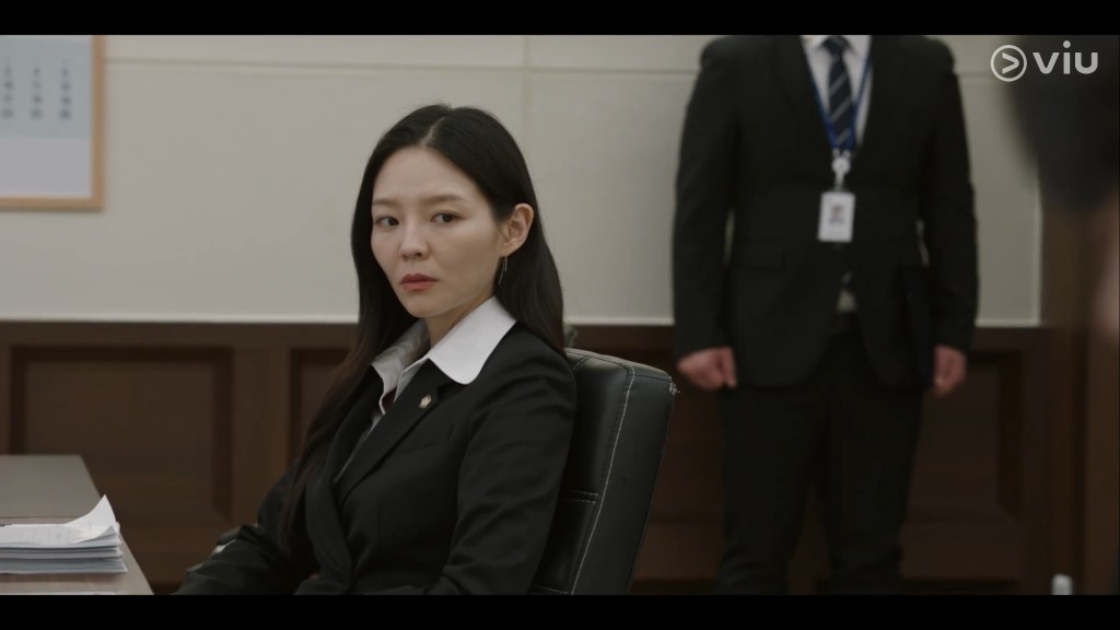 李絮飾演韓娜賢。