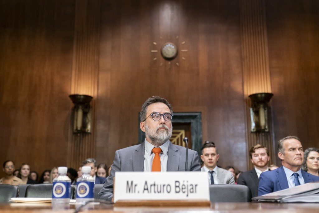 曾在Meta负责应对网络性骚扰的前主管贝扎尔赴美国国会作证，提及自己的女儿也曾在Instagram收到引诱讯息。美联社