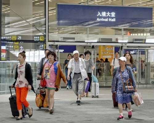 政府暫停從澳門入境香港人士免檢疫安排。資料圖片