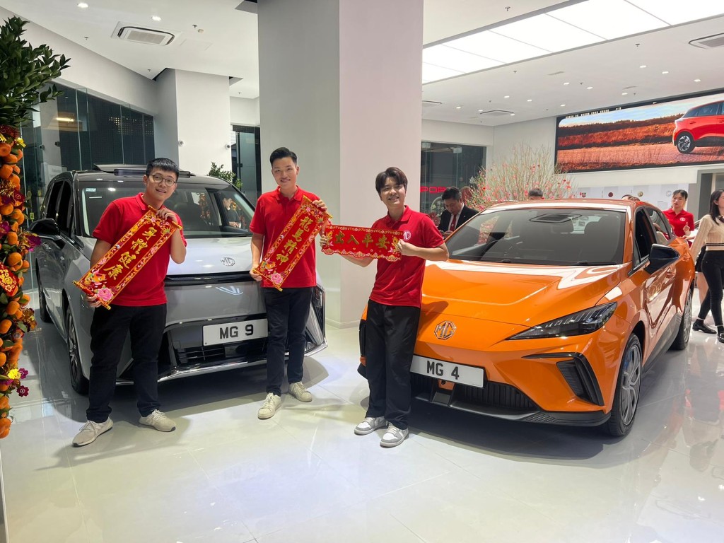MG九龍灣旗艦店，佔地6千方呎，現場展示旗下4款電動新車。