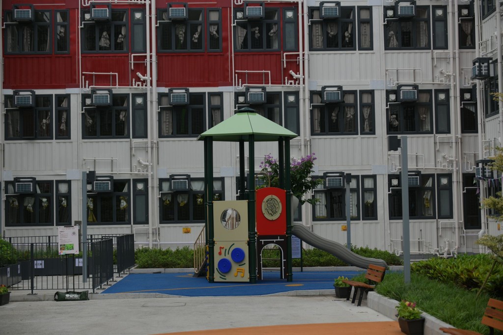 元朗同心村亦設有公共空間，提供多元化服務。