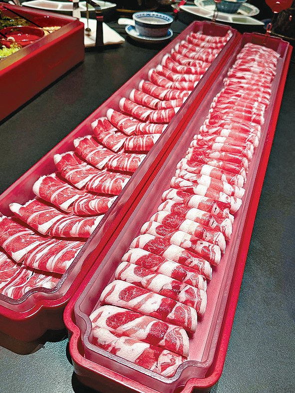 羊肉出場氣勢非凡 羊肉出場氣勢非凡