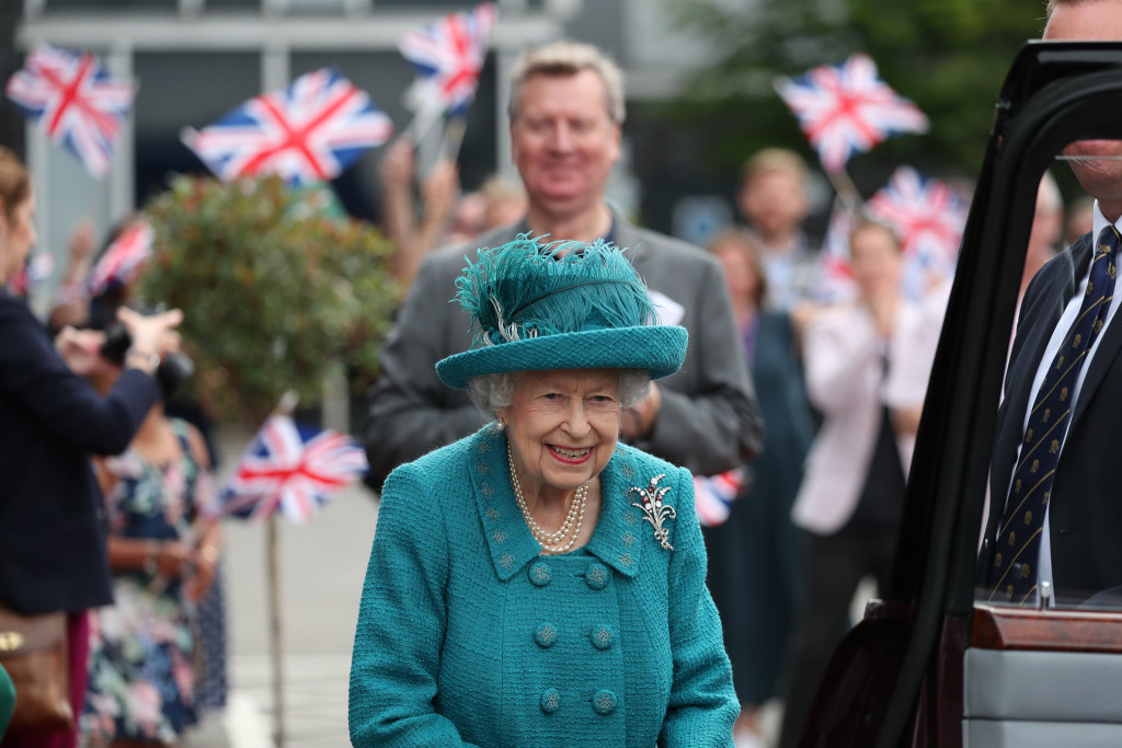 英女皇注重衣著打扮。