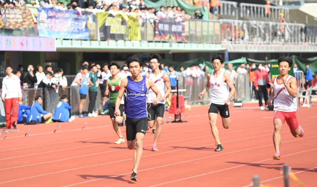 鍾梓聖(前)平了學界男子甲組200米紀錄。本報記者攝