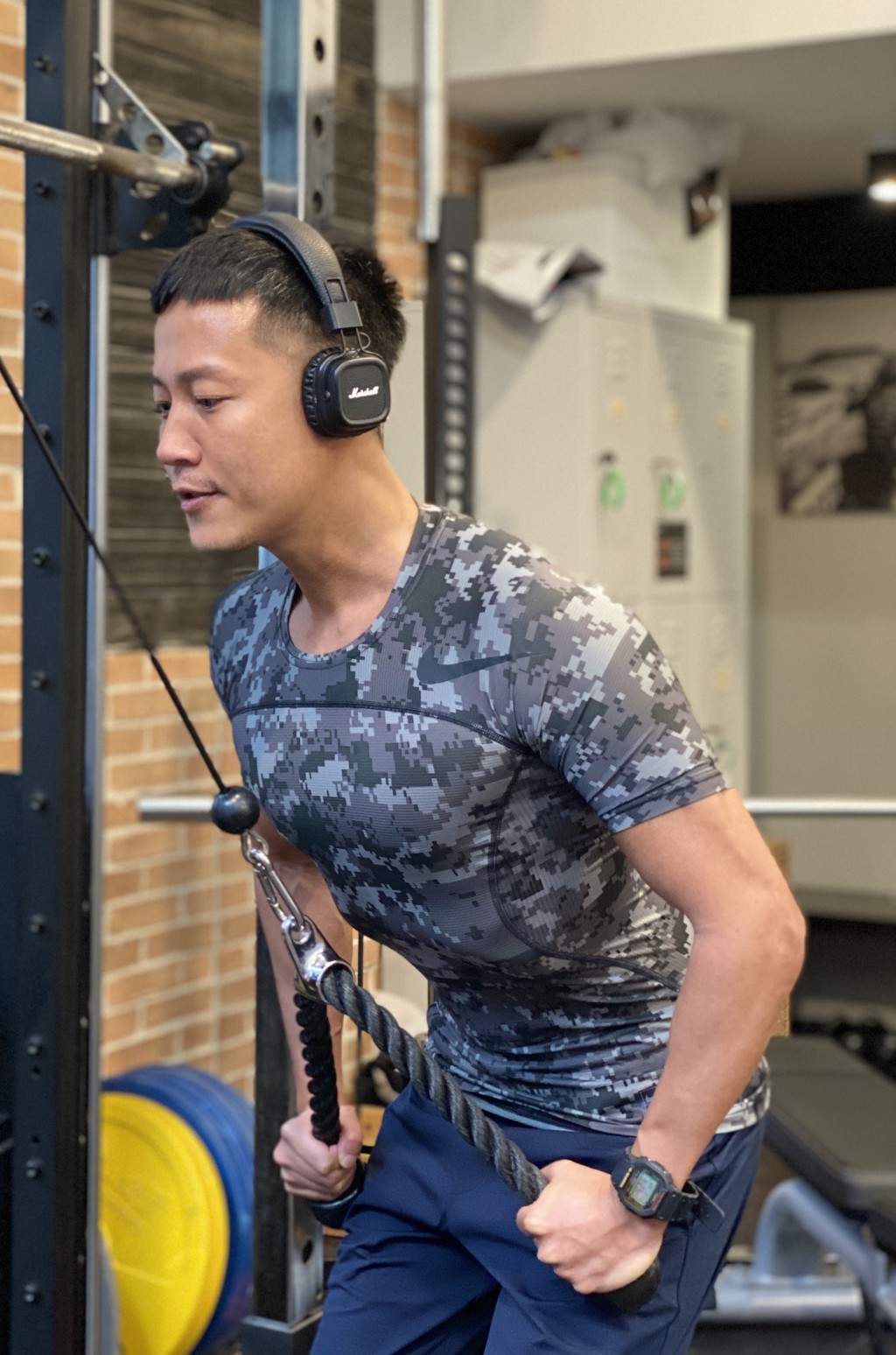 麦子乐无惧中招，继续密密到Gym room操肌，装备自己。