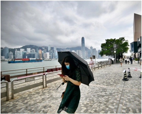 天文台預測今日間中有驟雨及雷暴。資料圖片