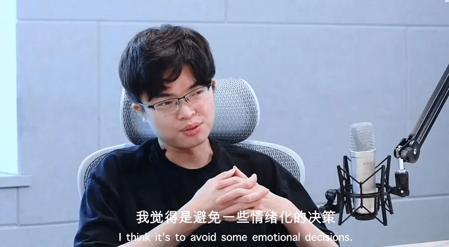 杨植麟受访。 张小珺商业访谈录 杨植麟受访。 张小珺商业访谈录