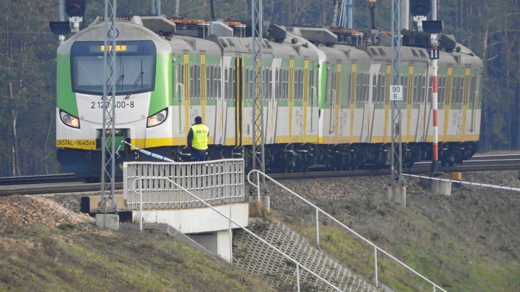 波蘭中部鐵路遭爆炸破壞。 路透社