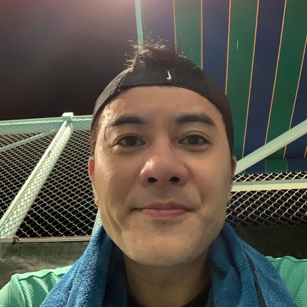 合照事件冇影響Edmond做運動的決心，繼續掙扎，鍛鍊精氣神。