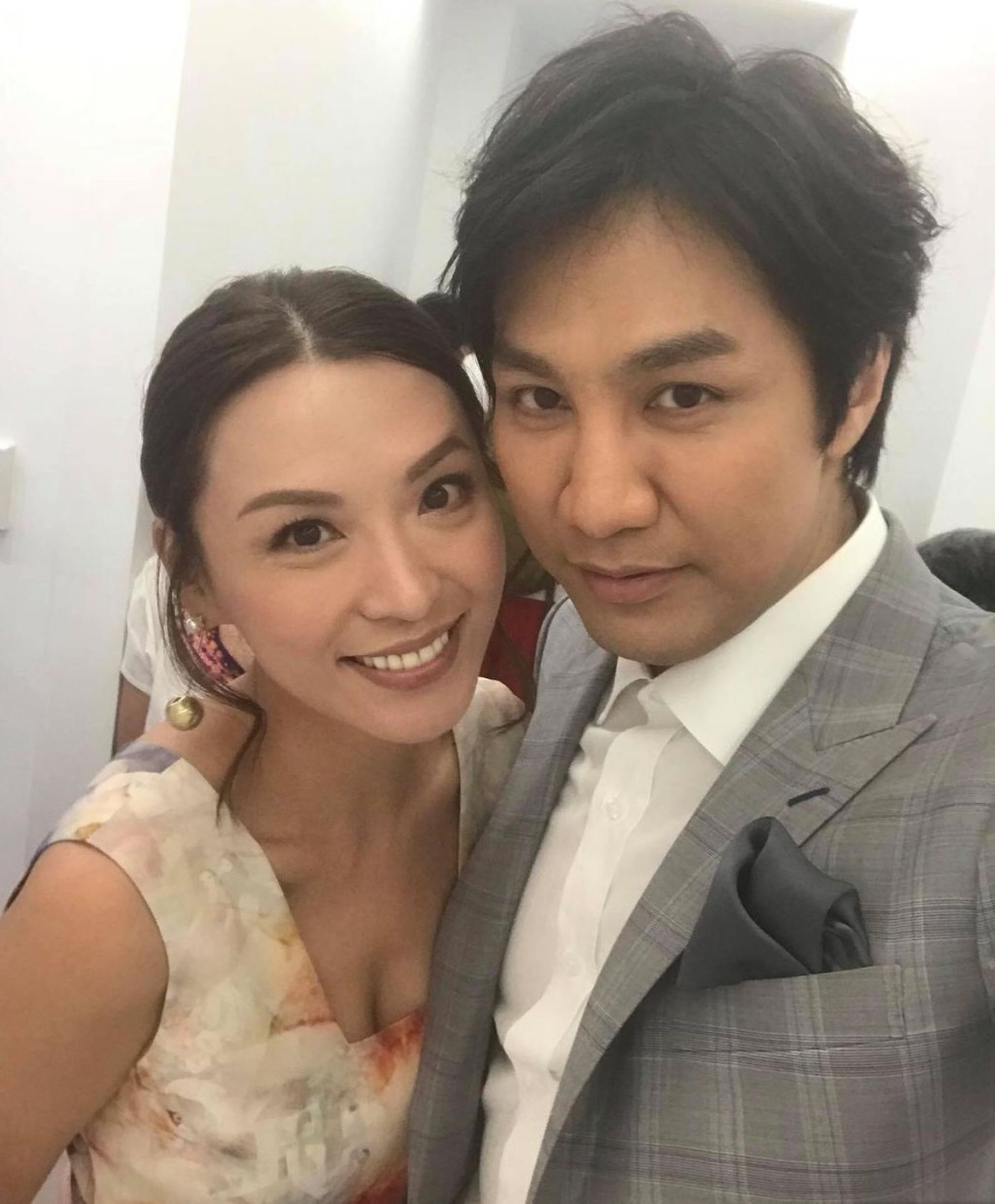 煒哥透露未婚夫正積極修身,要做型仔新郎哥。