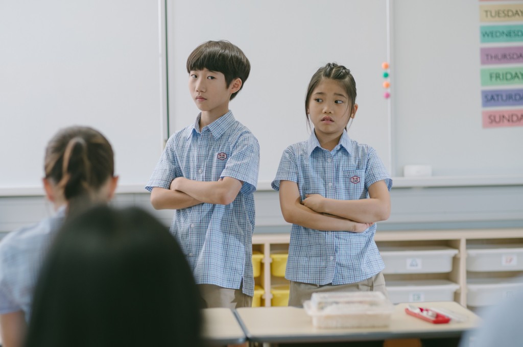 究竟一班小同學怎能「改變」一班大朋友呢?(圖片來源:ViuTV劇照) 究竟一班小同學怎能「改變」一班大朋友呢?(圖片來源:ViuTV劇照)