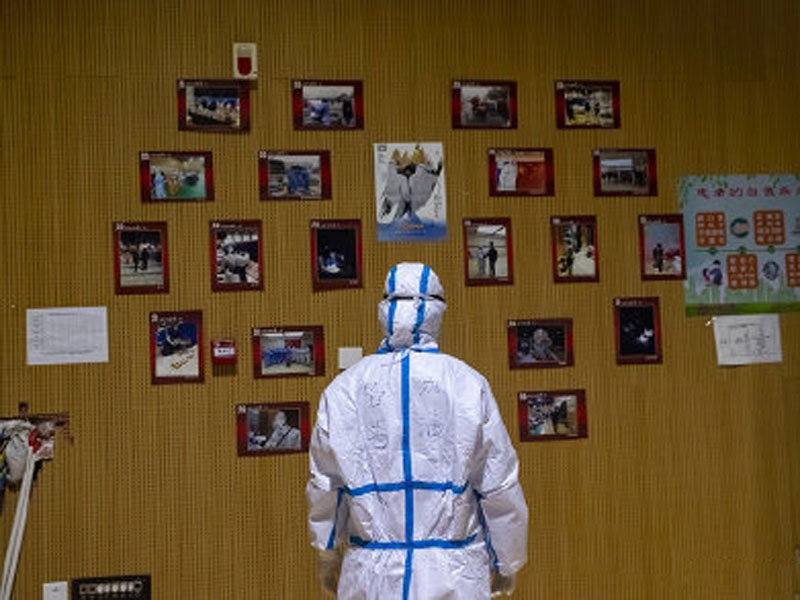 武昌方艙醫院最後一夜，醫護留影。(網圖)