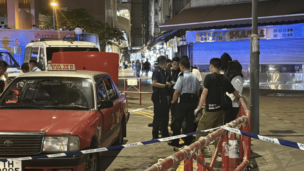 警方接获市民报案，指在屯门龙门路怀疑有人贩毒，遂派员前赴调查