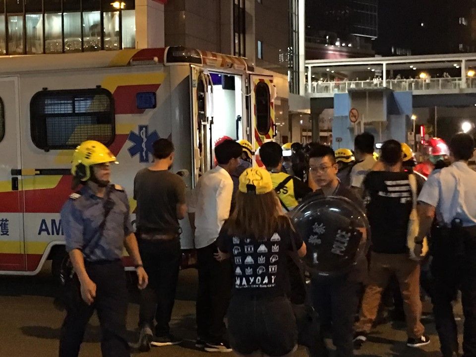 男子最終倒臥地上,重傷昏迷。網民Tony Tam圖片