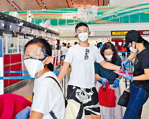 北京機場嚴防死守,加強防疫。
