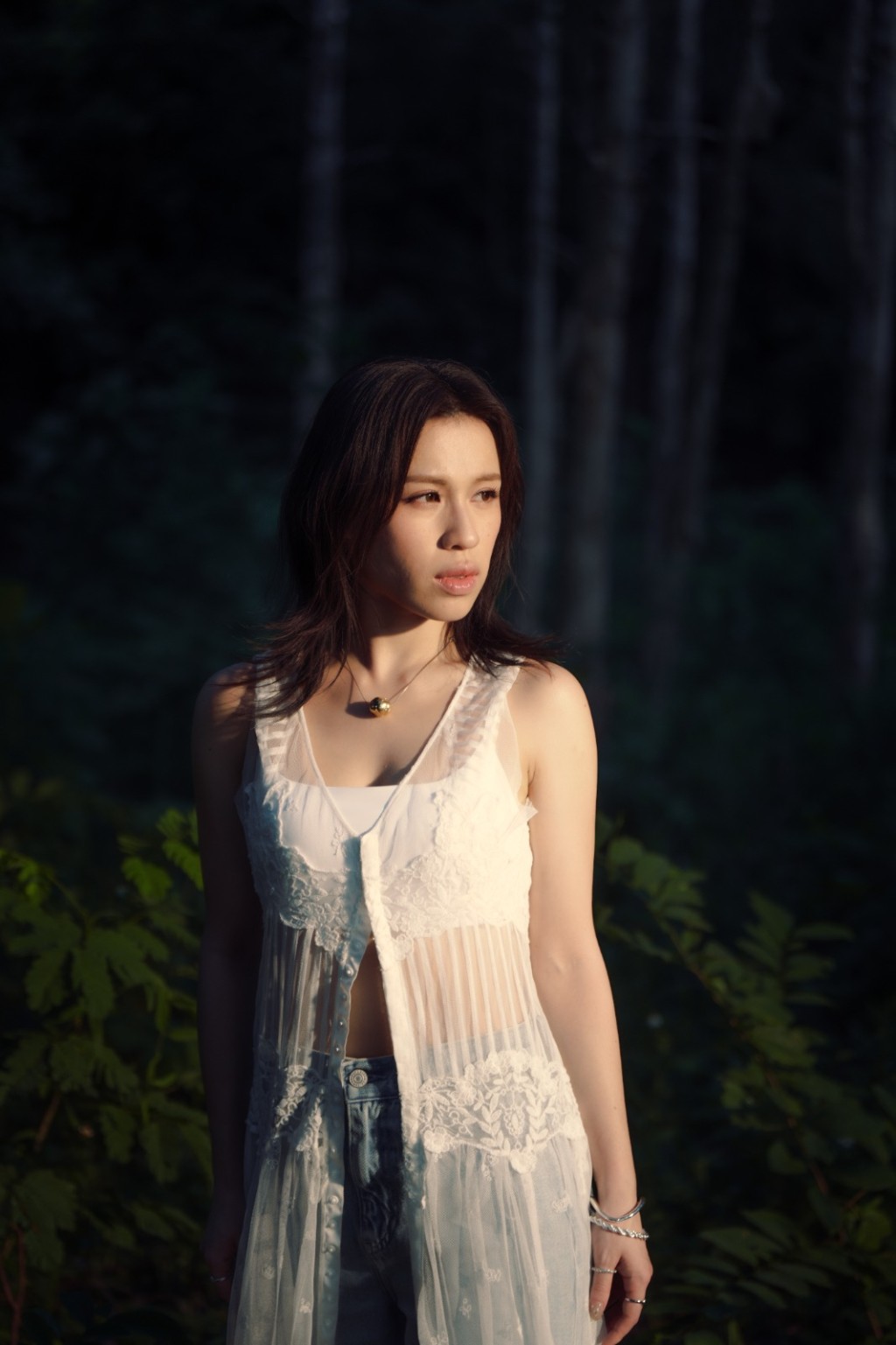 Winka《要有光》極具正能量，主打在黑暗中更要尋找光和聚集同行夥伴的重要性。