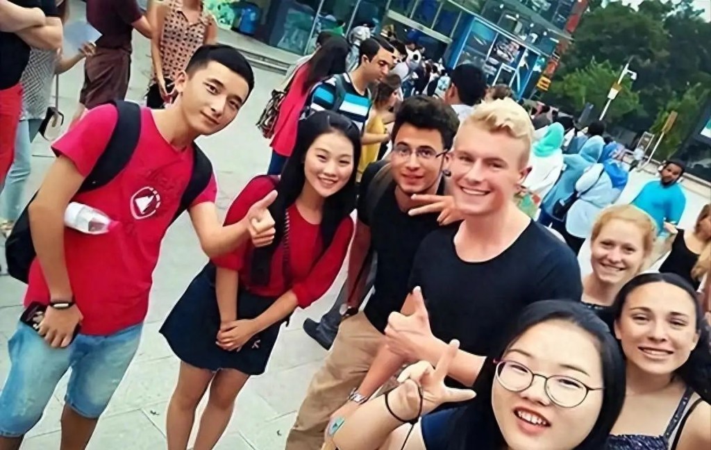 “王水牛”在网上形象正面。