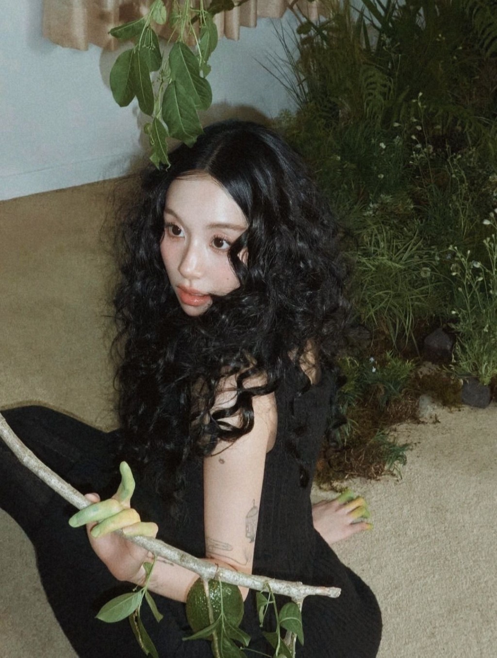 彩瑛同時公布自立門戶，成立LIL FANTASY公司。