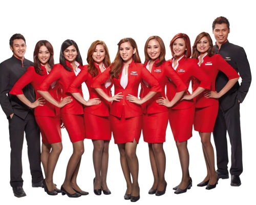 馬國廉航亞洲航空空姐制服。（資料圖片）