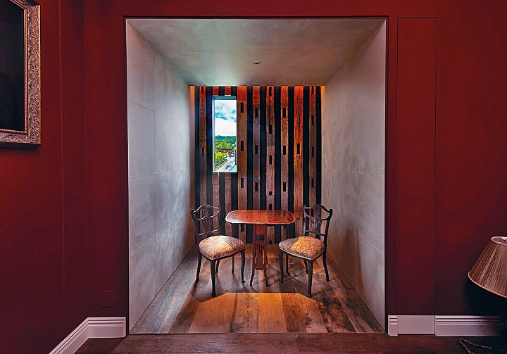 隈研吾特別在博物館四樓一角設計一家立禮式茶室，向深受日本文化影響的建築師Charles Rennie Mackintosh致敬。