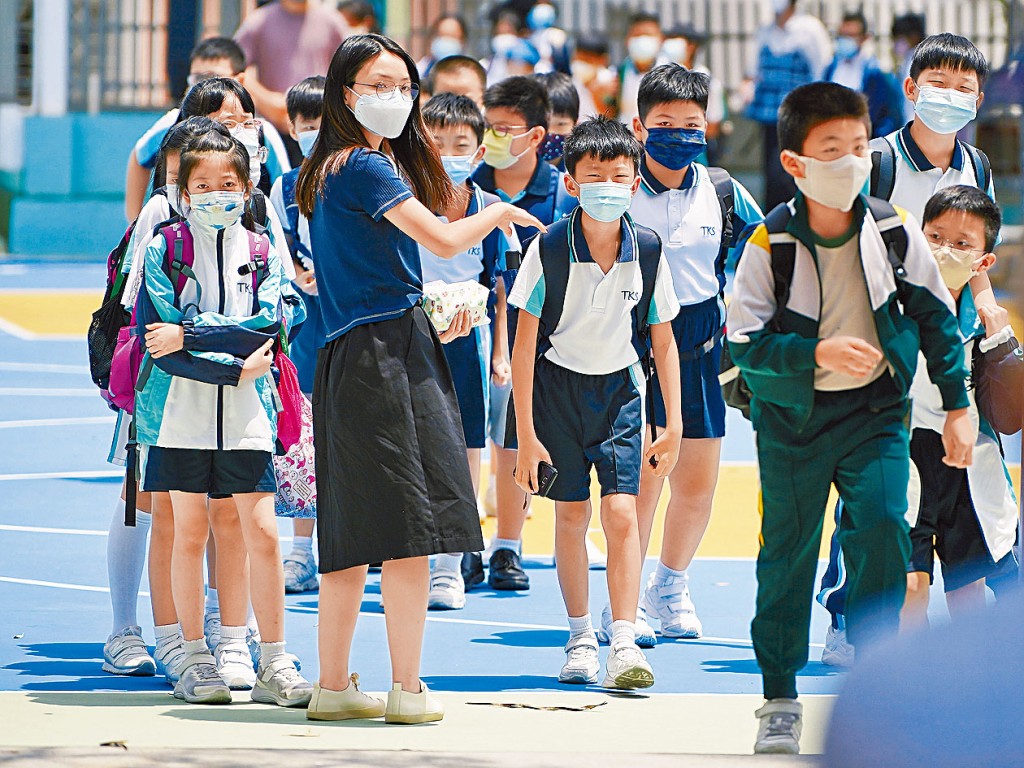 小學連續兩年減逾八十班。