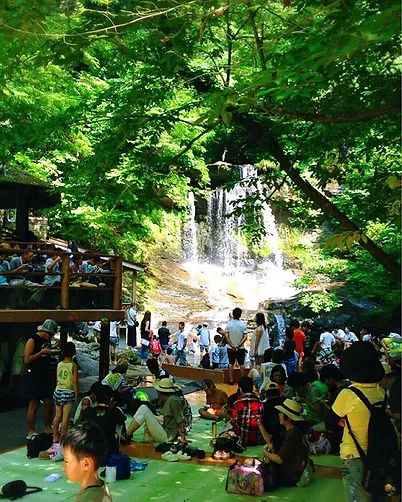 石川县津幡町「大滝观光流水素面」餐厅环境。