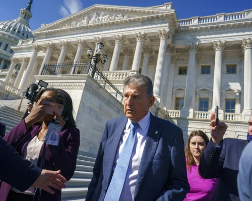 美國參議院將審議及表決臨時開支法案。AP圖