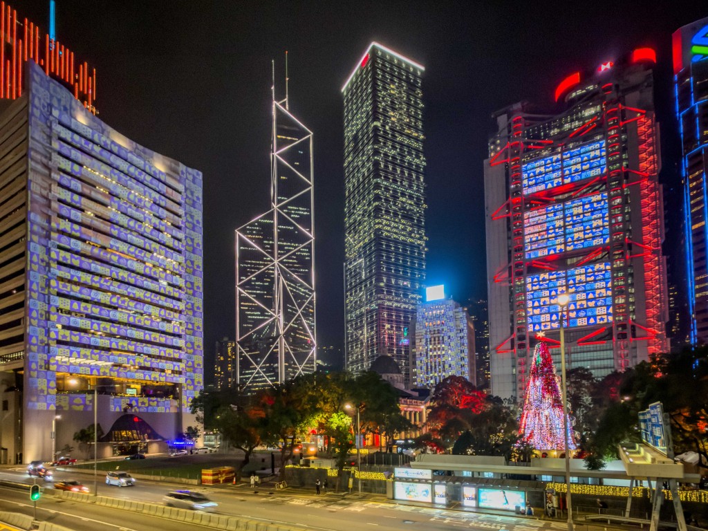 「光影匯．中環」以巨型倒數時鐘以及光影圖案，與大眾一起倒數，迎接2026年。